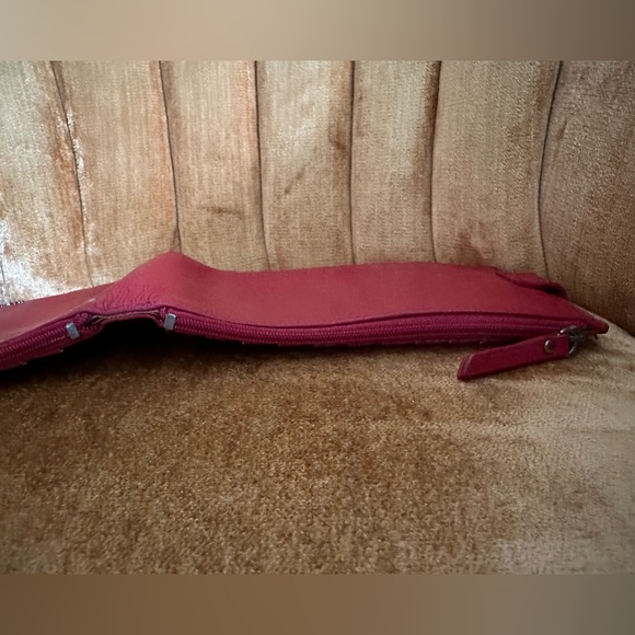 The Sak Silverlake Sequoia Tab Bifold Wallet Scarlet Red Leather - Picture 6 of 13